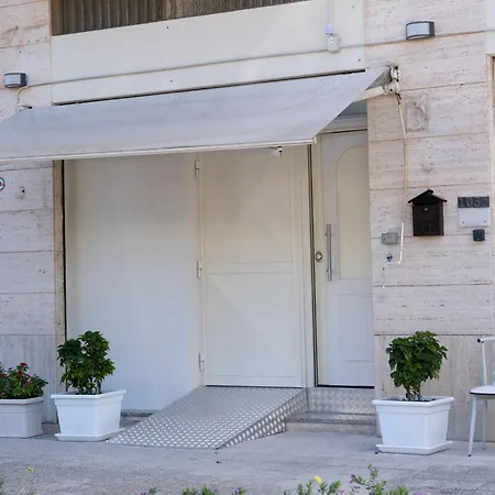 Orfeo ベッド・アンド・ブレックファスト 3*